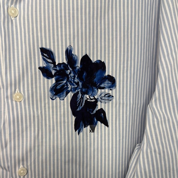 NWT Express Men's Blue Pinstripe Shirt with Floral Accent - Picture 4 of 10